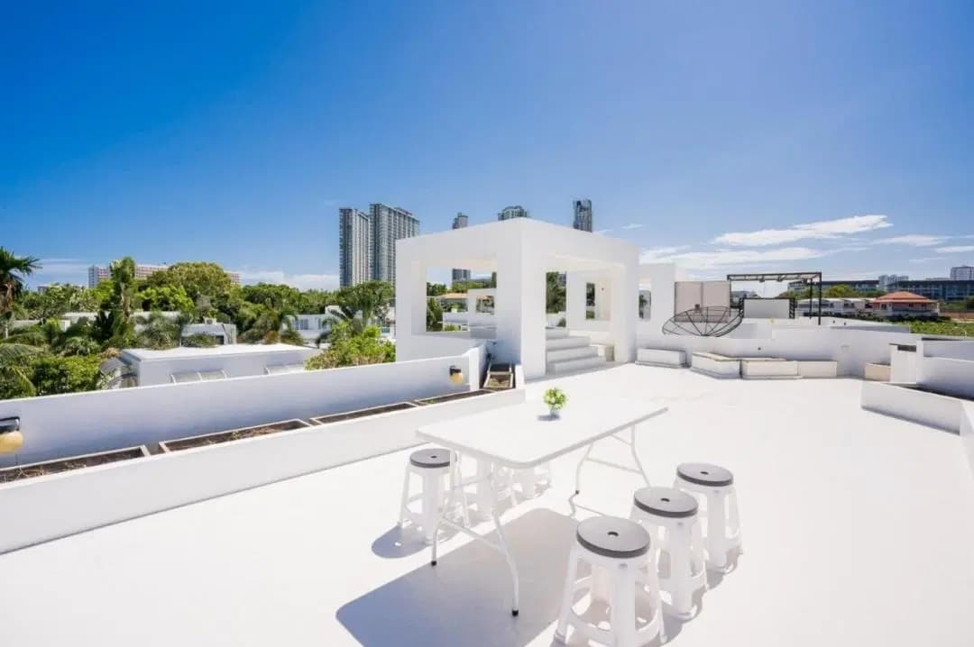 MY LIVING Pool Villa Pattaya